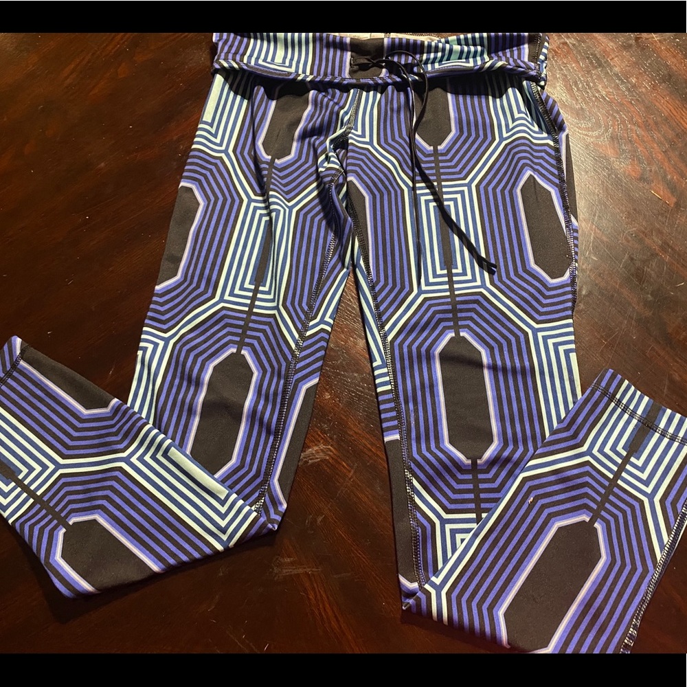 Danskin now fitted yoga pants